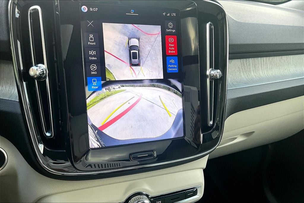 2026 Volvo XC40 B5 Ultra