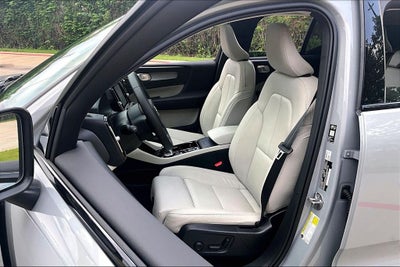 2026 Volvo XC40 B5 Ultra