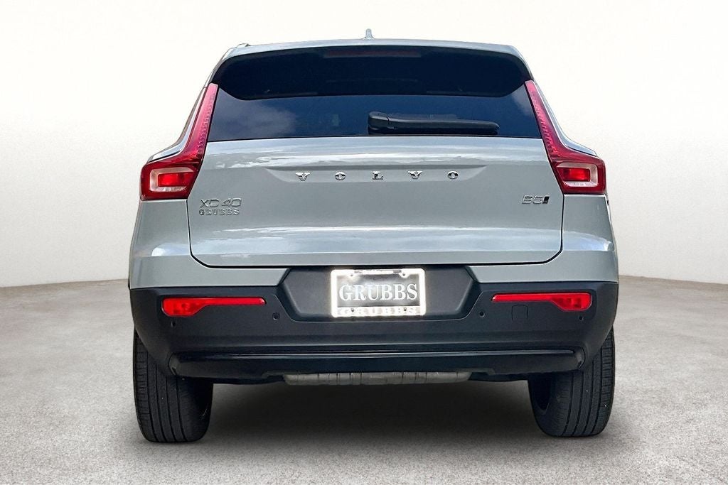 2026 Volvo XC40 B5 Ultra