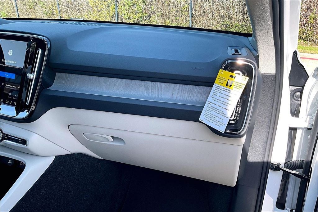 2026 Volvo XC40 B5 Ultra