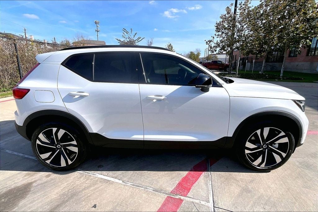 2026 Volvo XC40 B5 Ultra