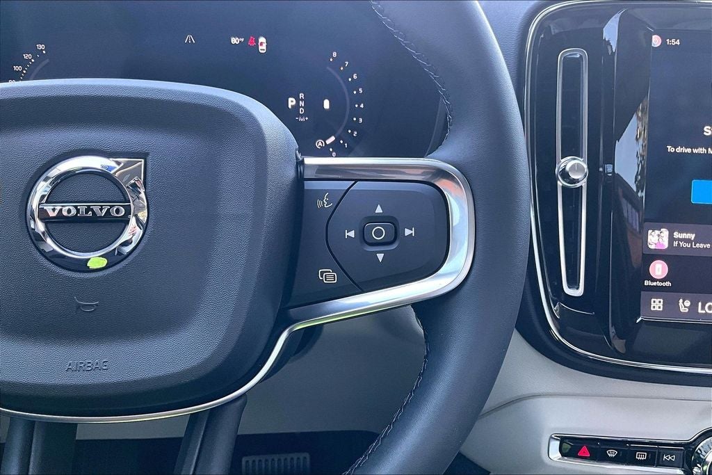 2026 Volvo XC40 B5 Ultra