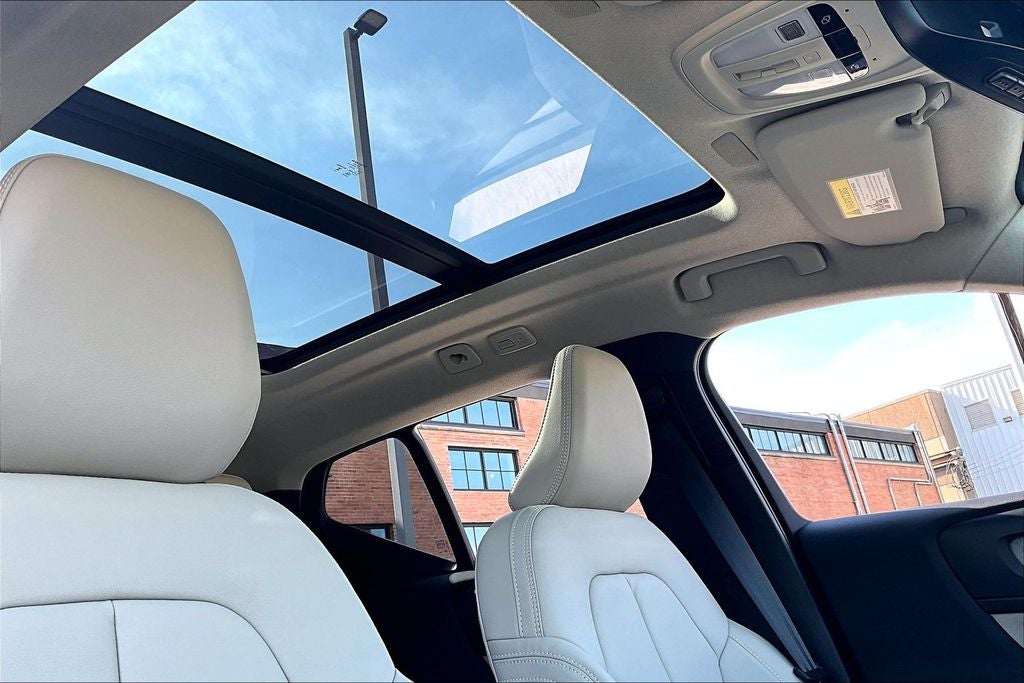 2026 Volvo XC40 B5 Ultra