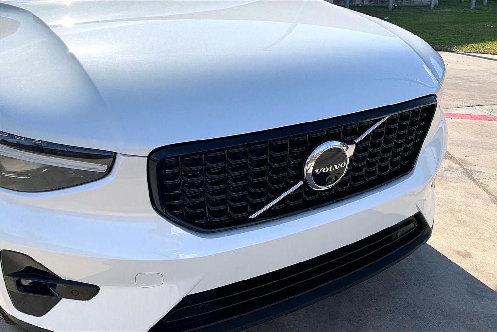 2026 Volvo XC40 B5 Ultra