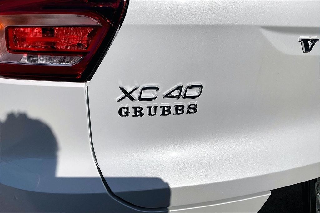 2026 Volvo XC40 B5 Ultra