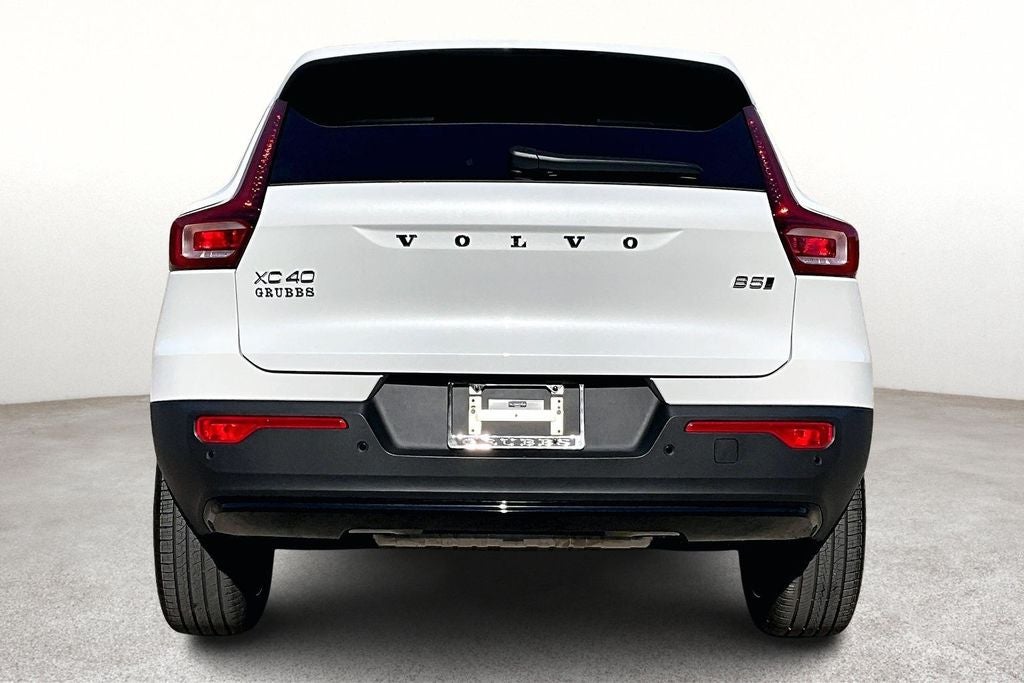 2026 Volvo XC40 B5 Ultra