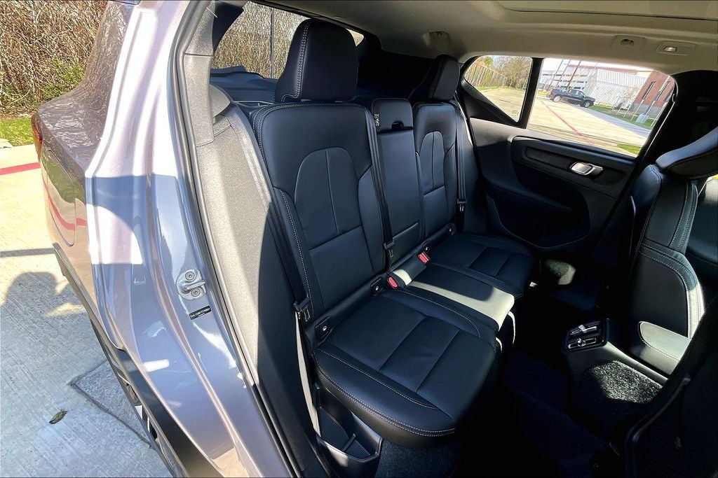 2026 Volvo XC40 B5 Ultra