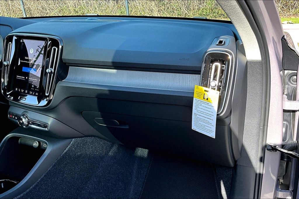 2026 Volvo XC40 B5 Ultra