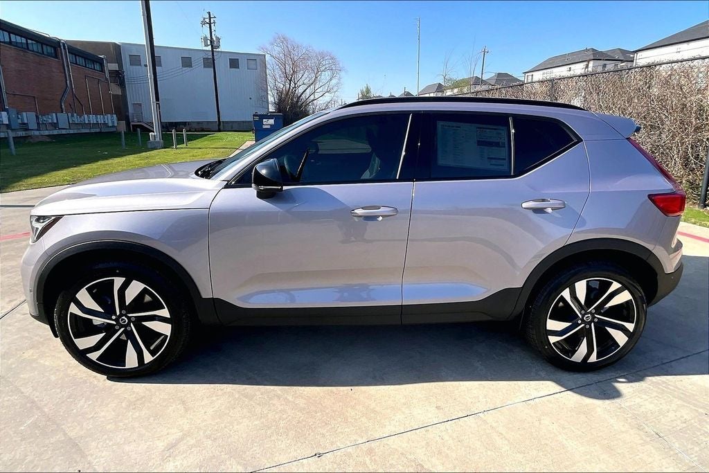 2026 Volvo XC40 B5 Ultra