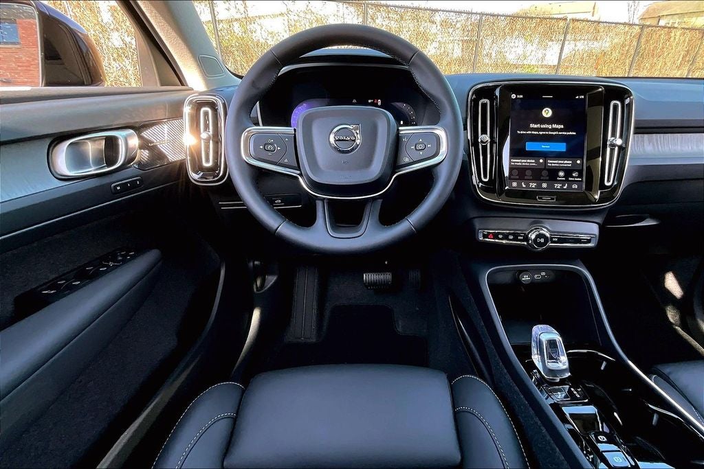 2026 Volvo XC40 B5 Ultra