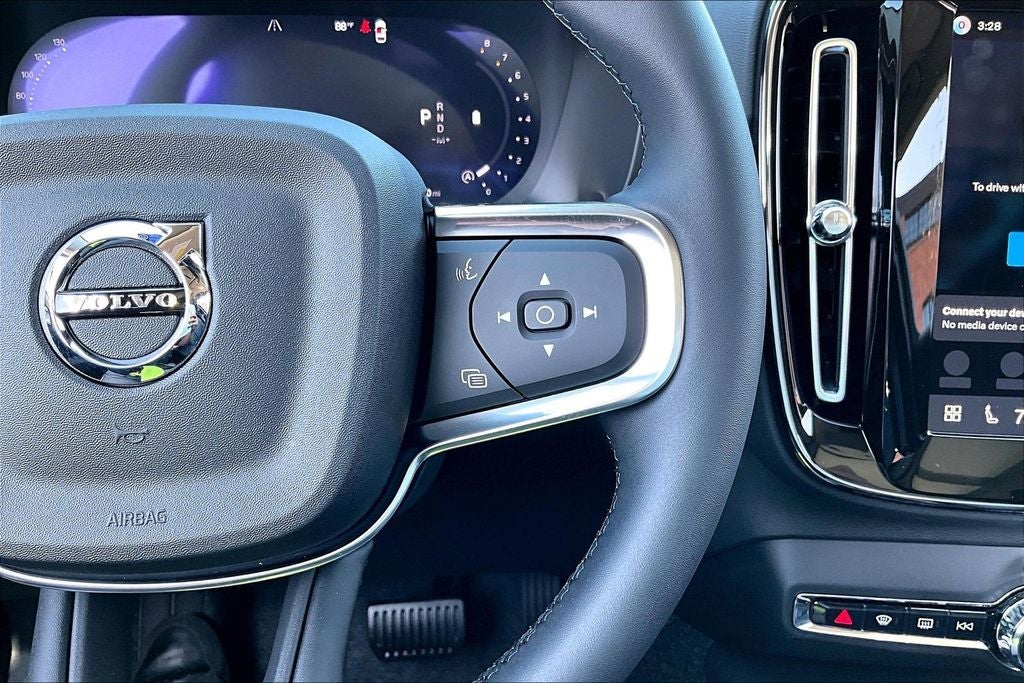 2026 Volvo XC40 B5 Ultra