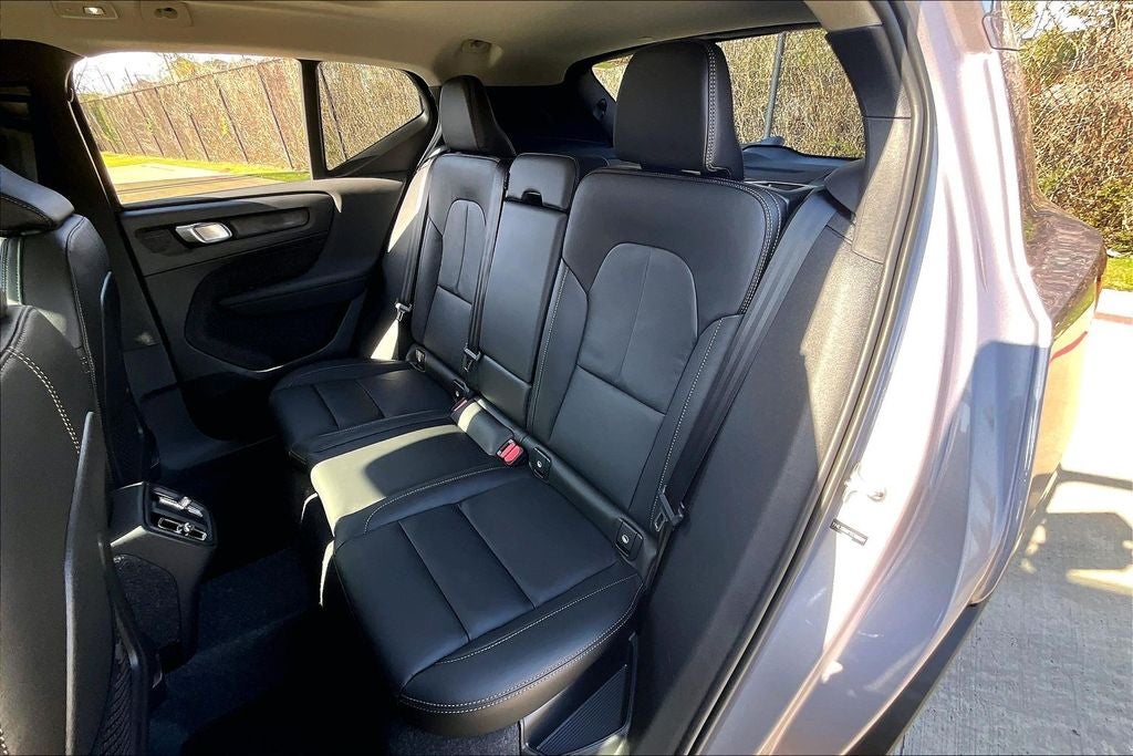 2026 Volvo XC40 B5 Ultra