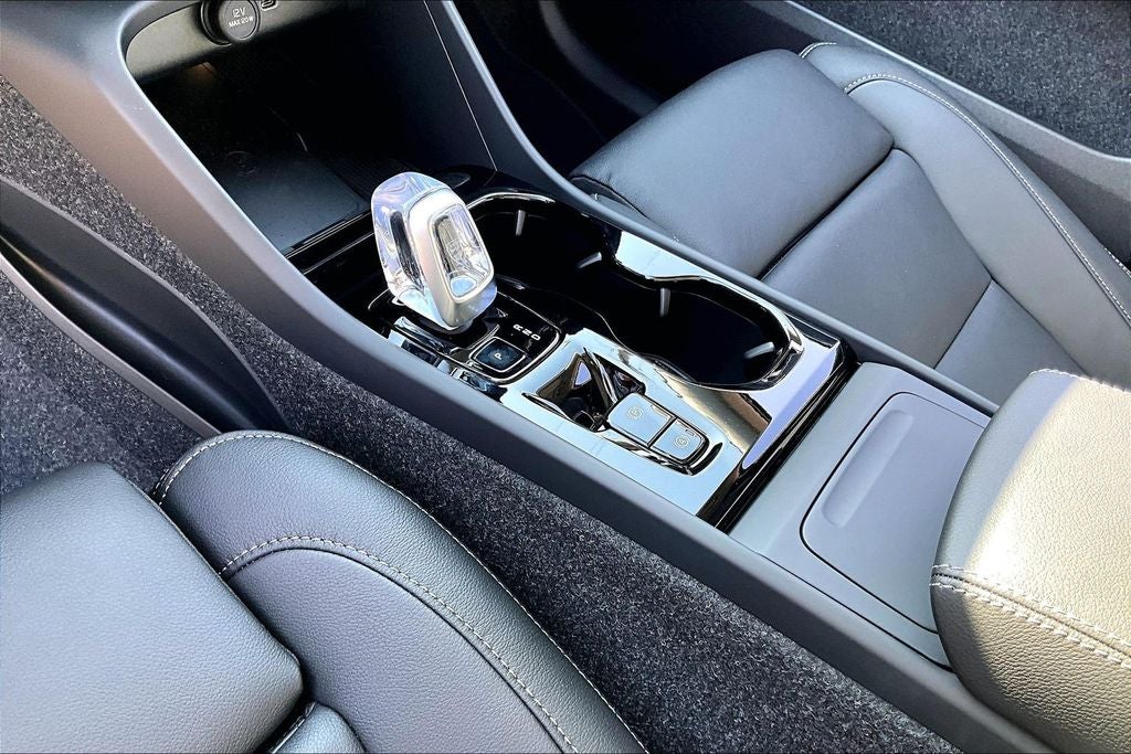 2026 Volvo XC40 B5 Ultra