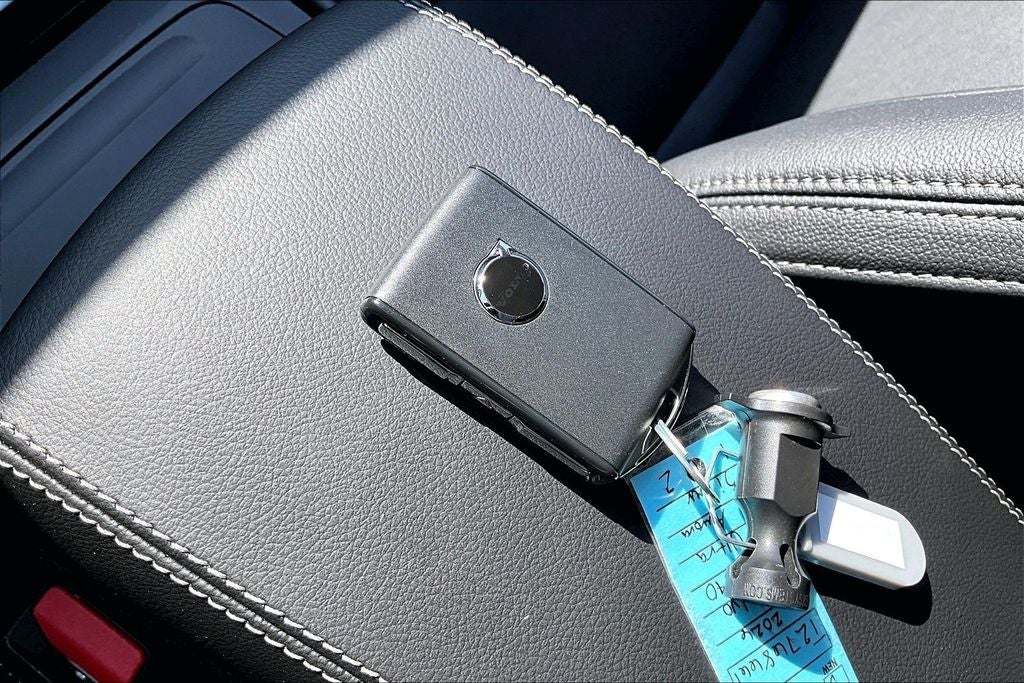 2026 Volvo XC40 B5 Ultra