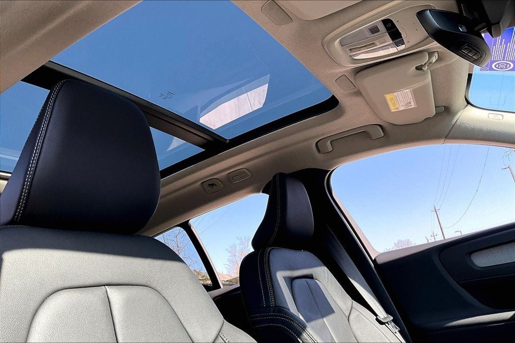 2026 Volvo XC40 B5 Ultra