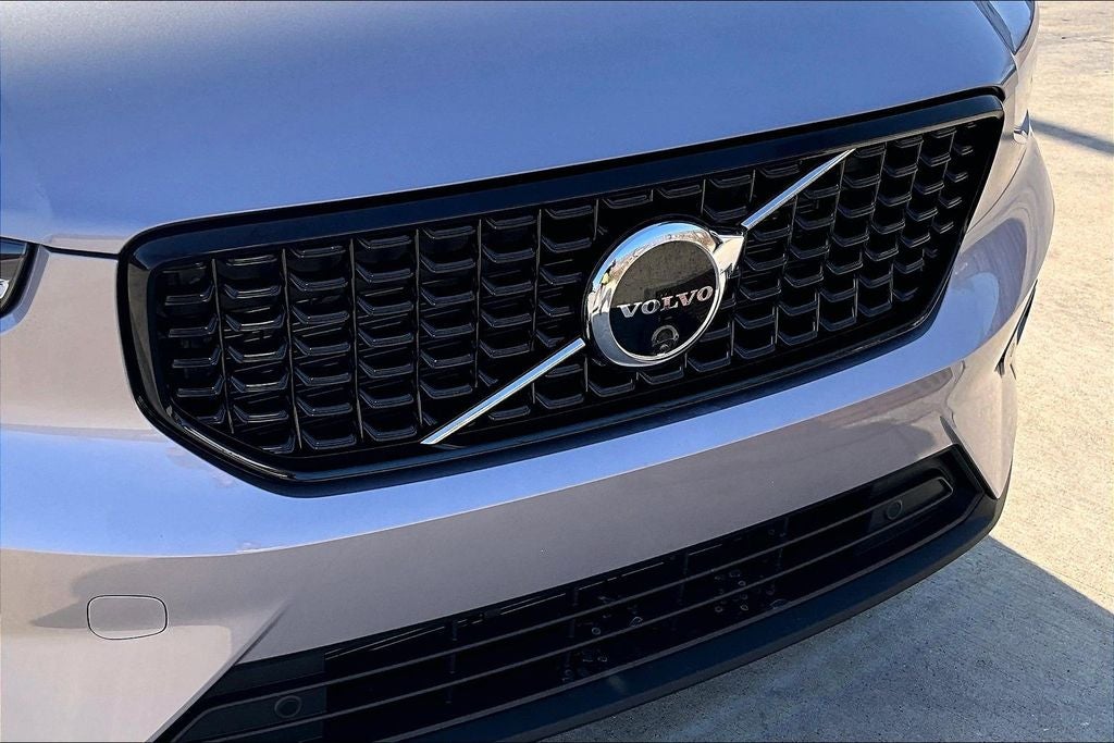 2026 Volvo XC40 B5 Ultra