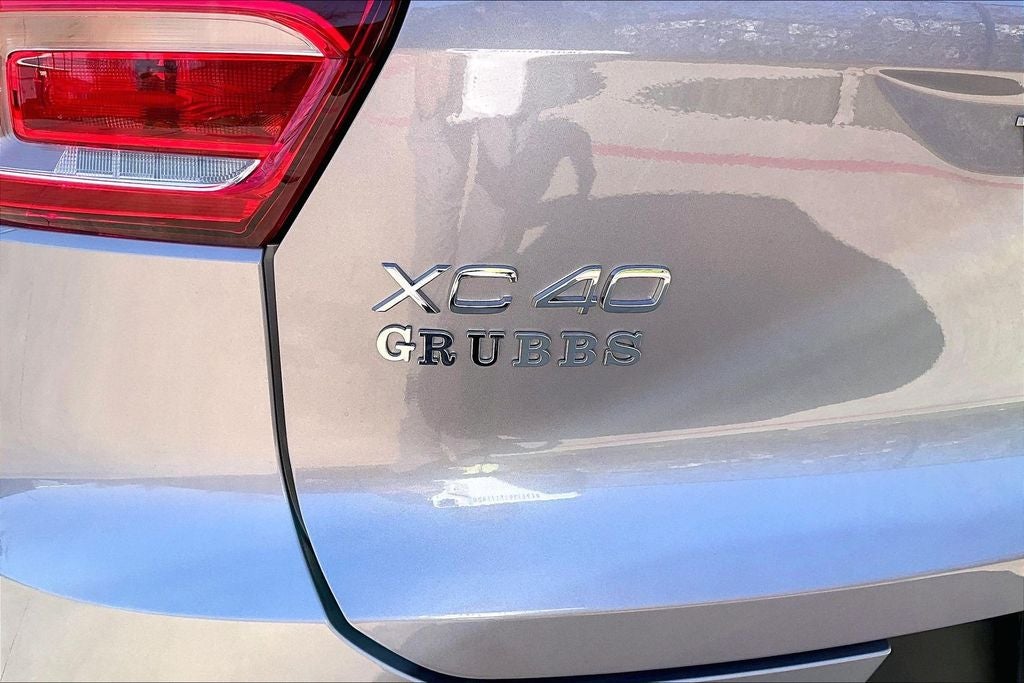 2026 Volvo XC40 B5 Ultra