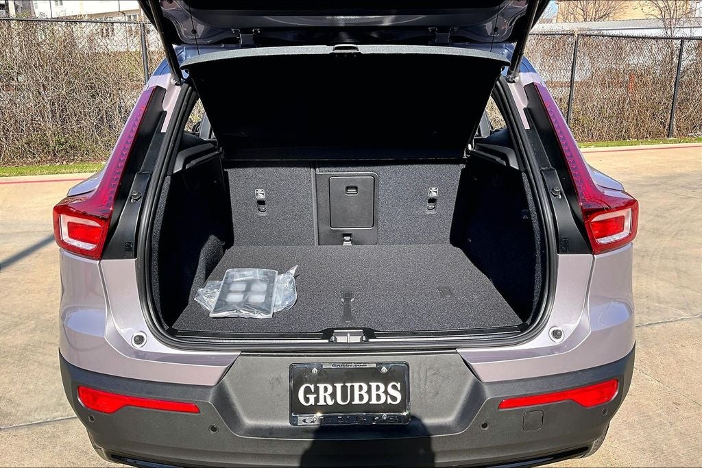 2026 Volvo XC40 B5 Ultra