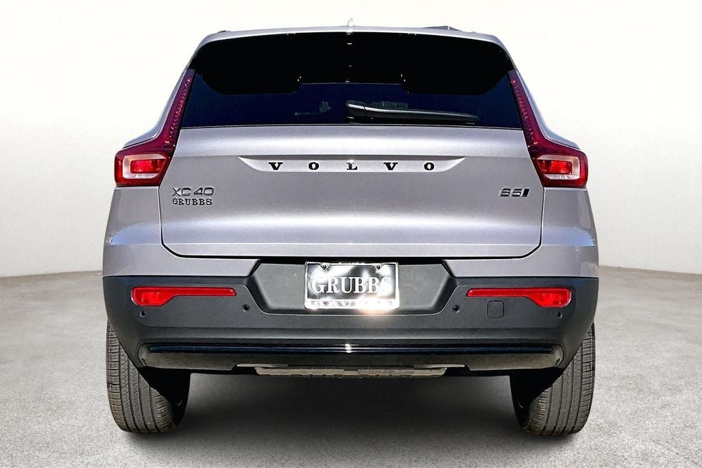 2026 Volvo XC40 B5 Ultra