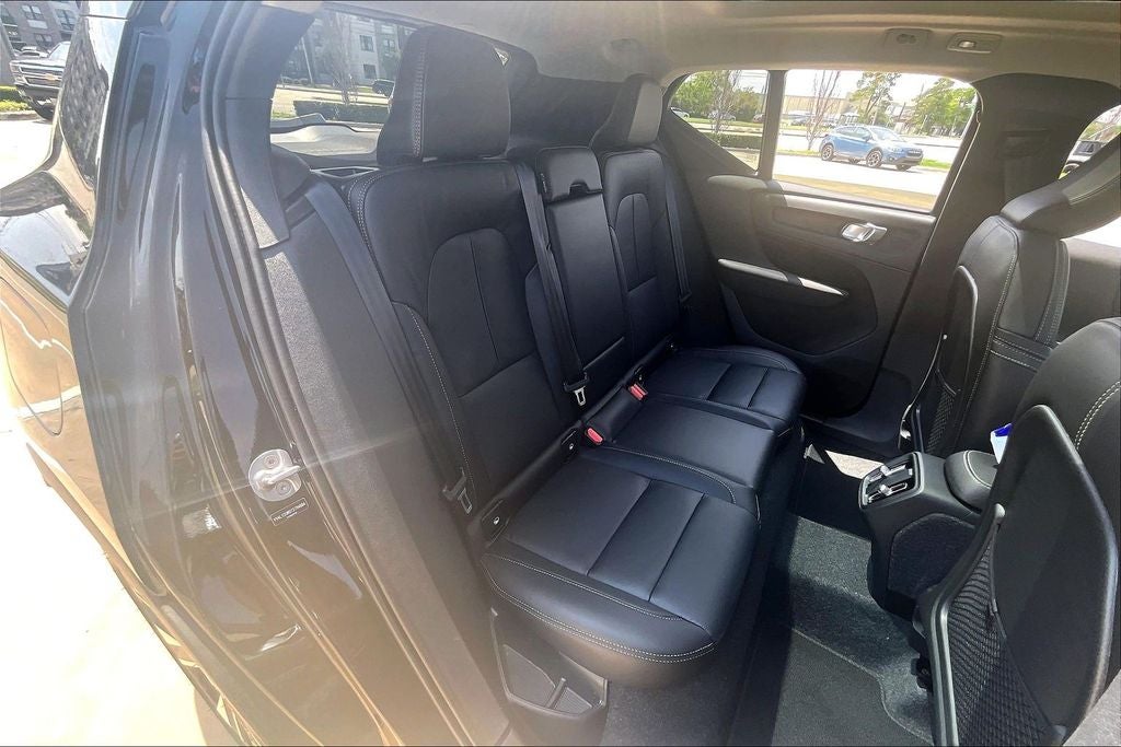 2026 Volvo XC40 B5 Ultra