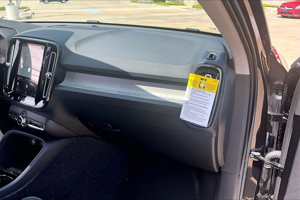 2026 Volvo XC40 B5 Ultra