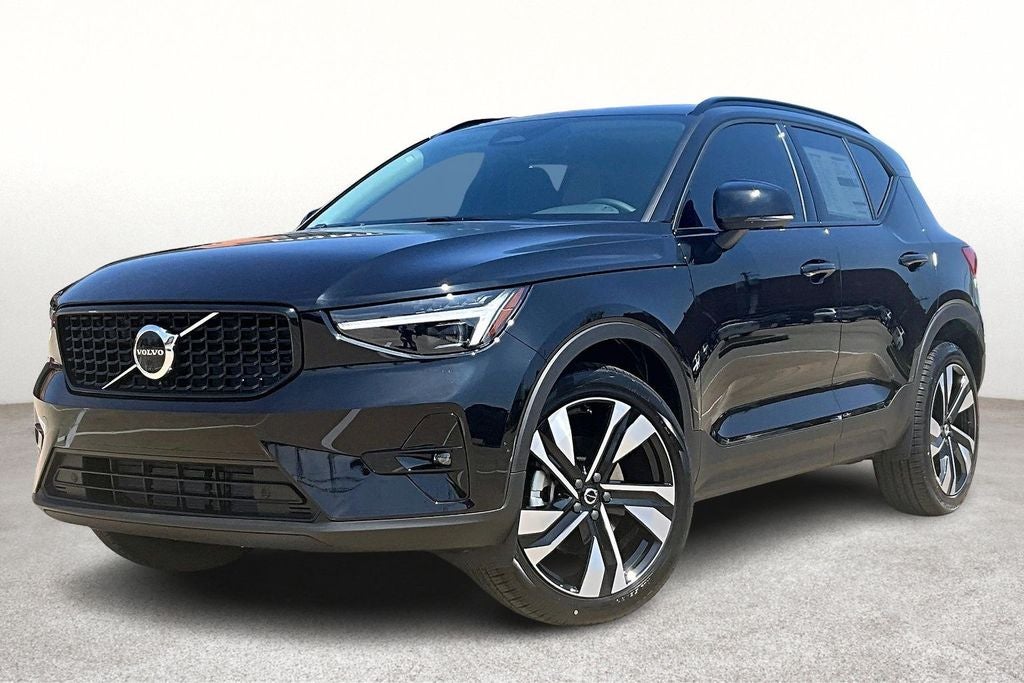 2026 Volvo XC40 B5 Ultra