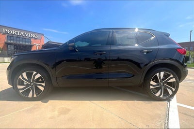 2026 Volvo XC40 B5 Ultra