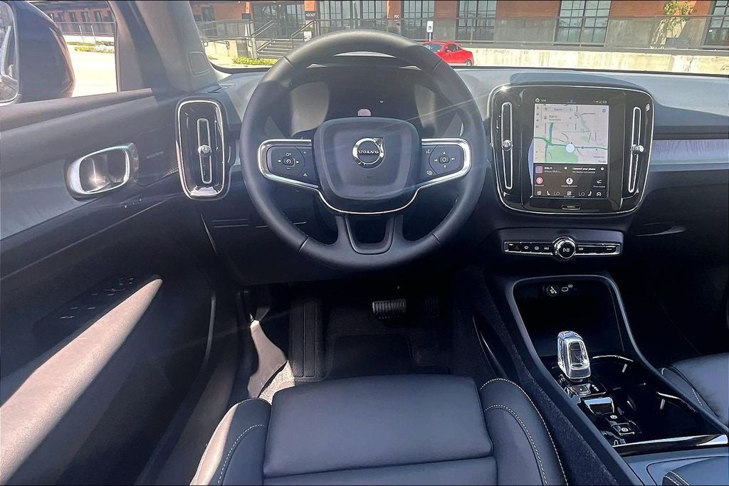 2026 Volvo XC40 B5 Ultra