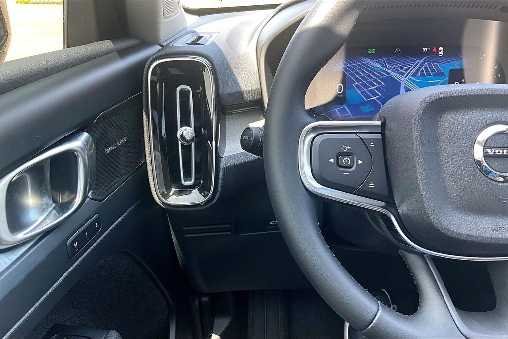 2026 Volvo XC40 B5 Ultra