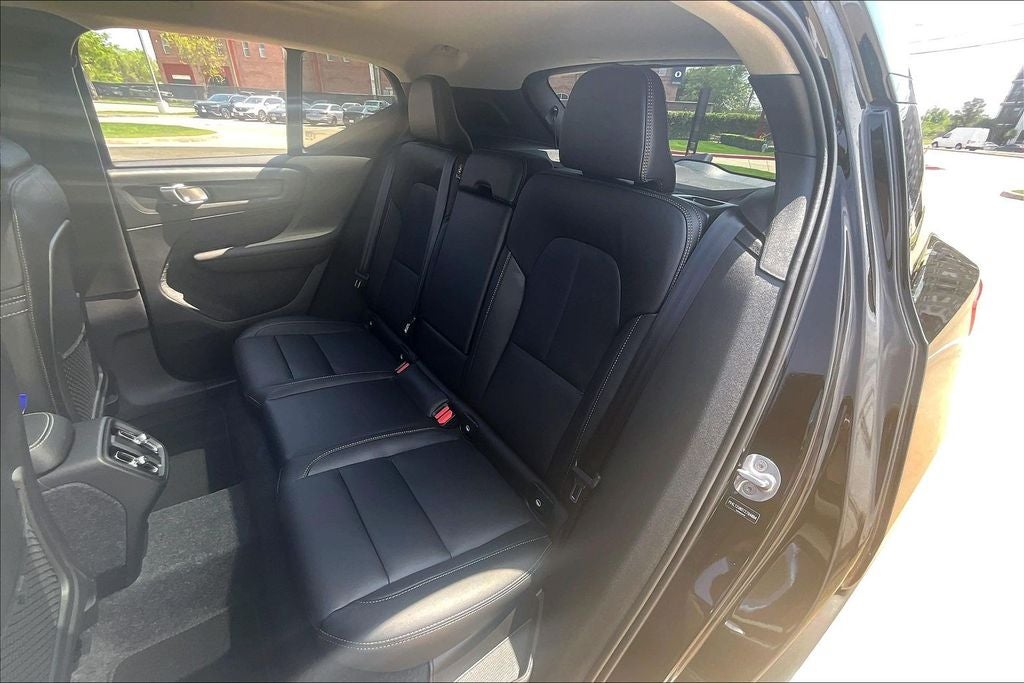 2026 Volvo XC40 B5 Ultra