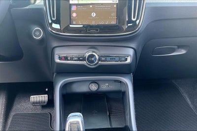 2026 Volvo XC40 B5 Ultra