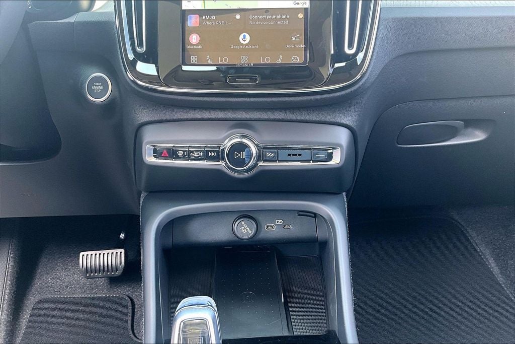 2026 Volvo XC40 B5 Ultra