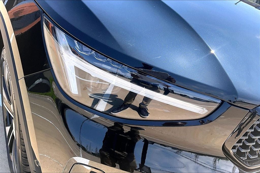 2026 Volvo XC40 B5 Ultra