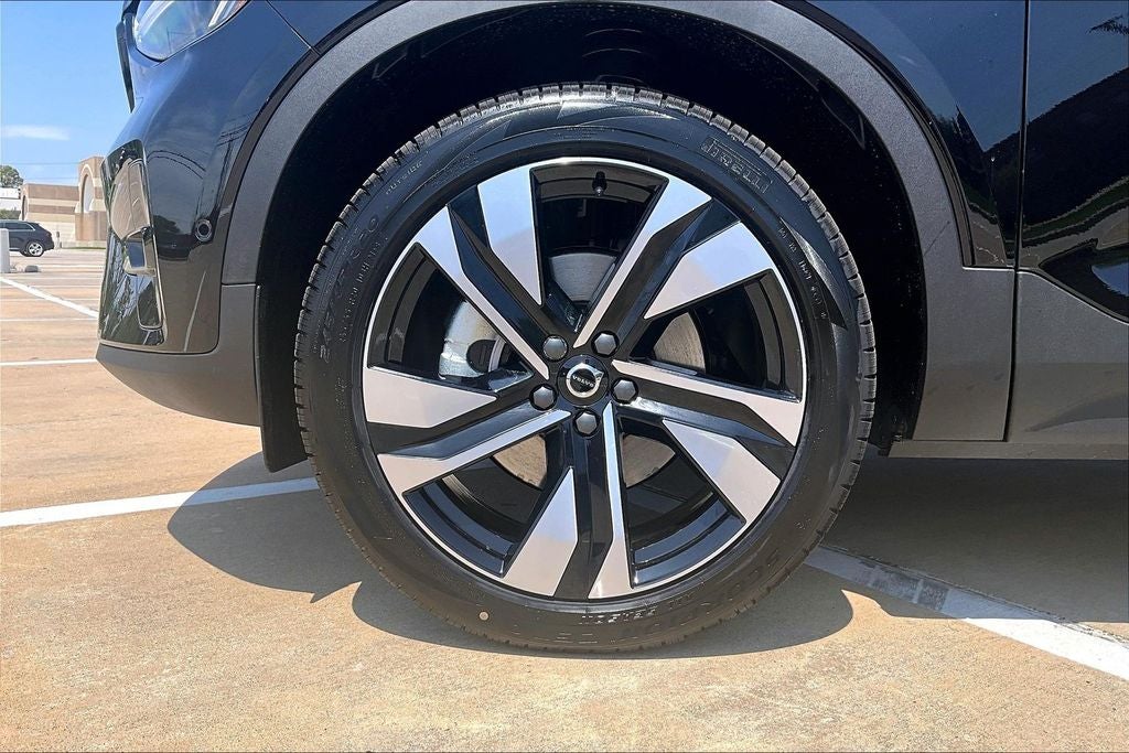 2026 Volvo XC40 B5 Ultra