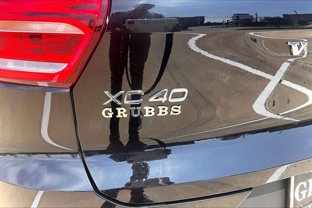 2026 Volvo XC40 B5 Ultra