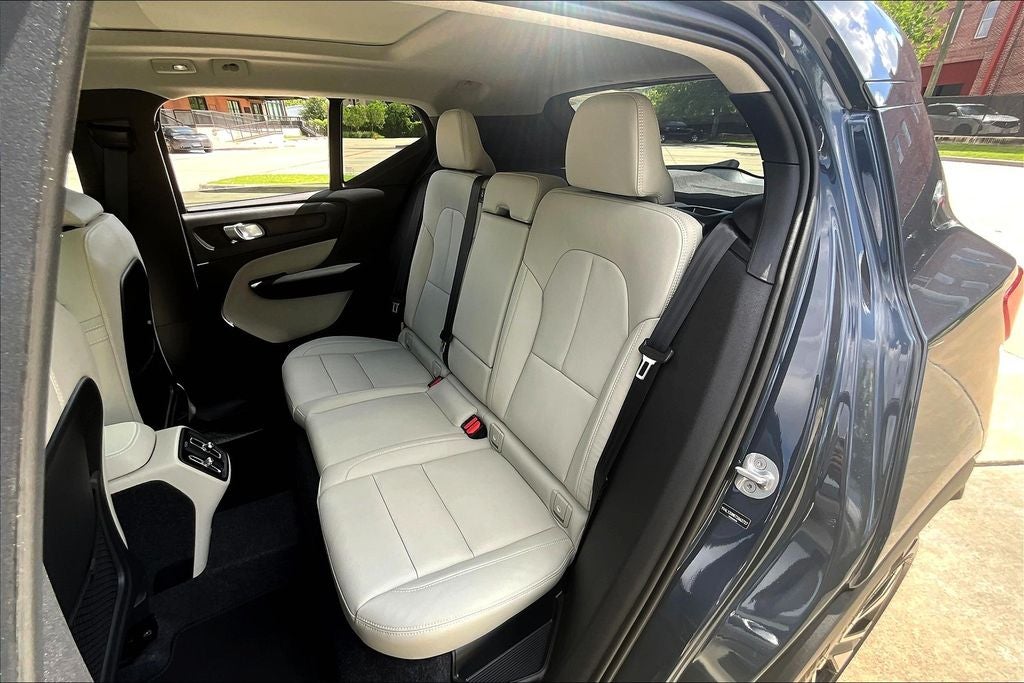 2026 Volvo XC40 B5 Ultra