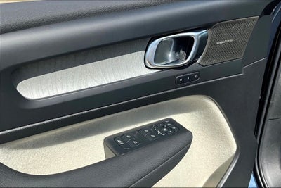 2026 Volvo XC40 B5 Ultra