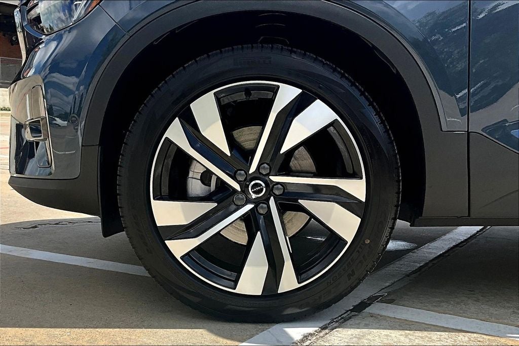 2026 Volvo XC40 B5 Ultra