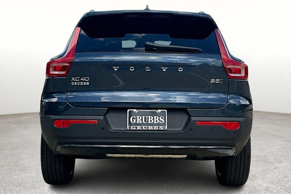 2026 Volvo XC40 B5 Ultra