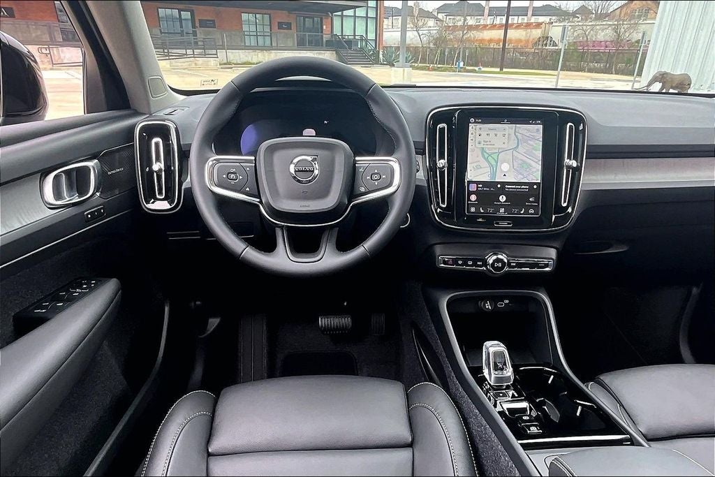 2026 Volvo XC40 B5 Ultra