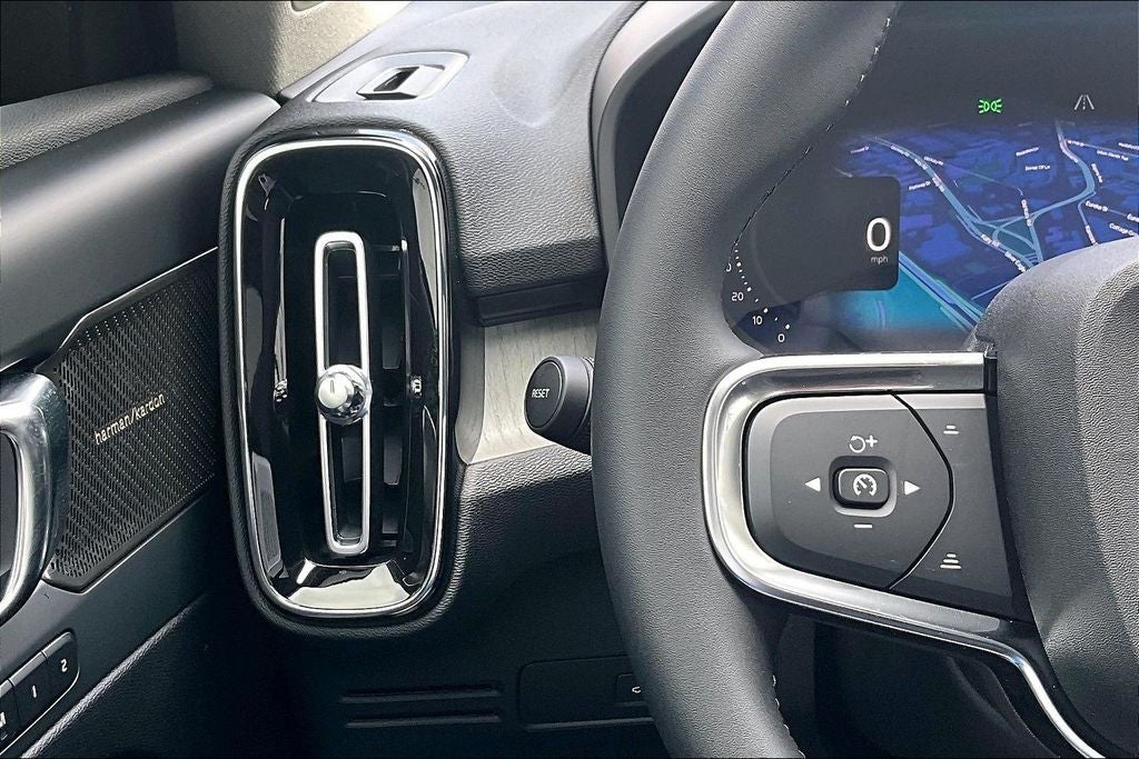 2026 Volvo XC40 B5 Ultra