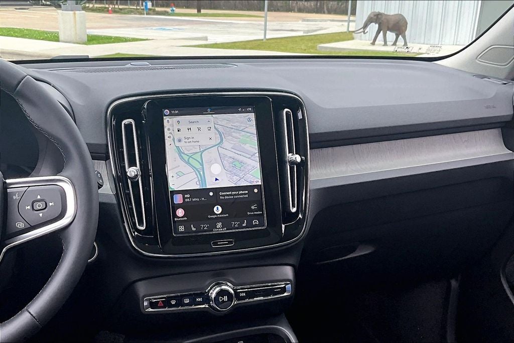 2026 Volvo XC40 B5 Ultra