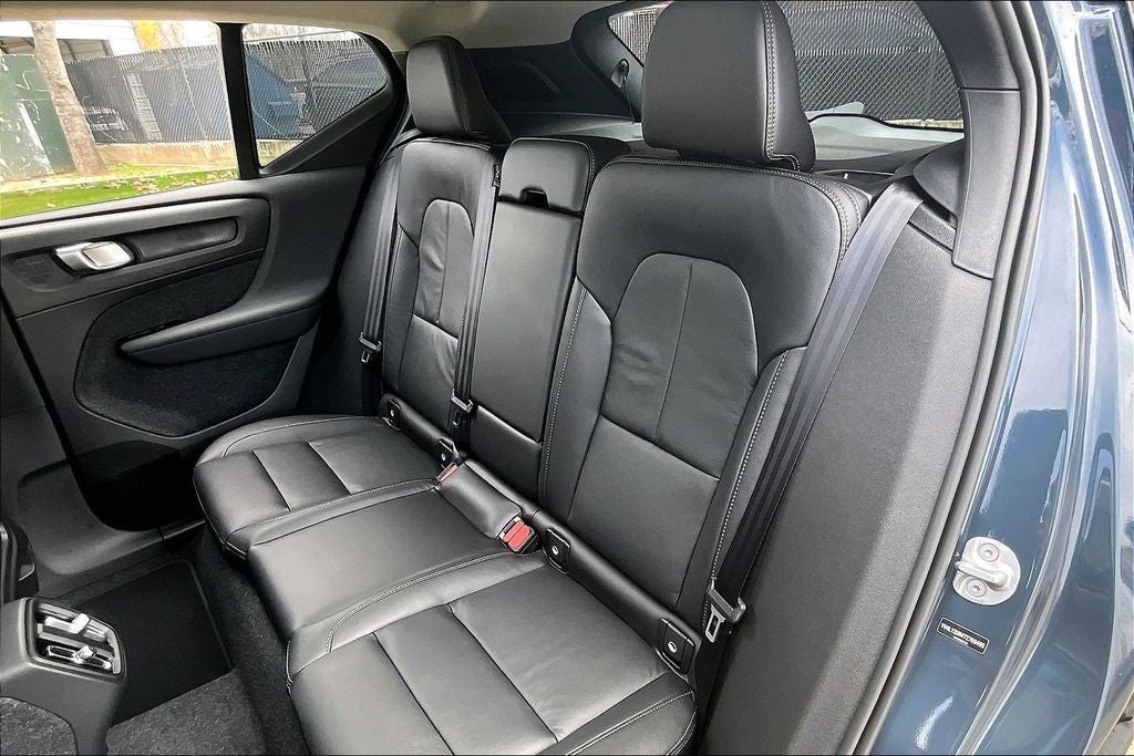 2026 Volvo XC40 B5 Ultra