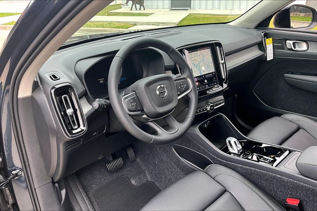 2026 Volvo XC40 B5 Ultra