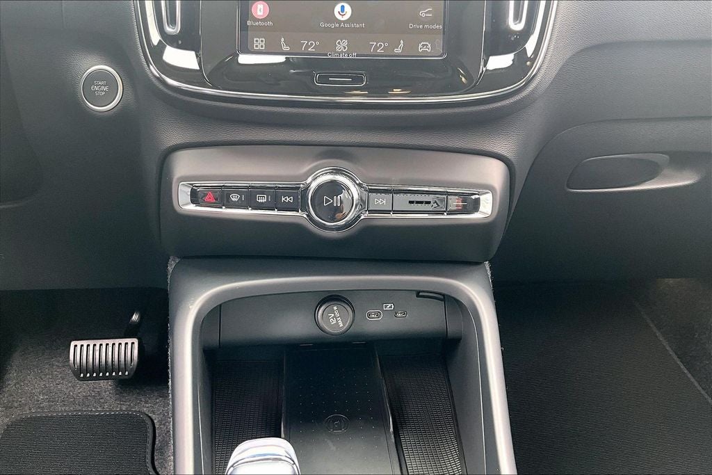 2026 Volvo XC40 B5 Ultra
