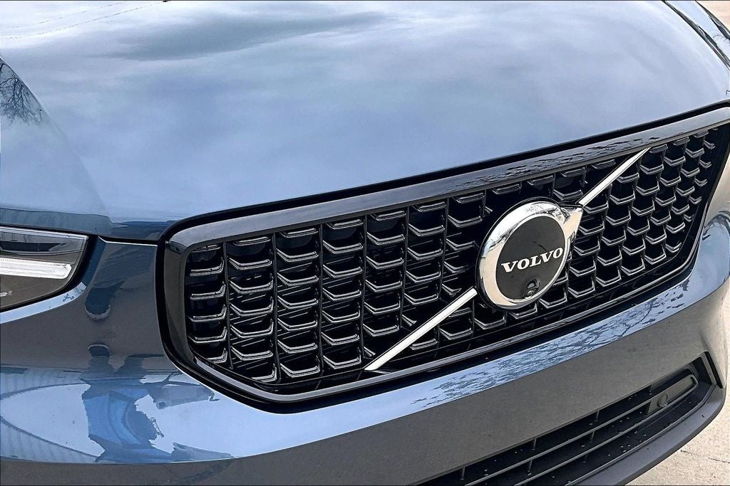 2026 Volvo XC40 B5 Ultra