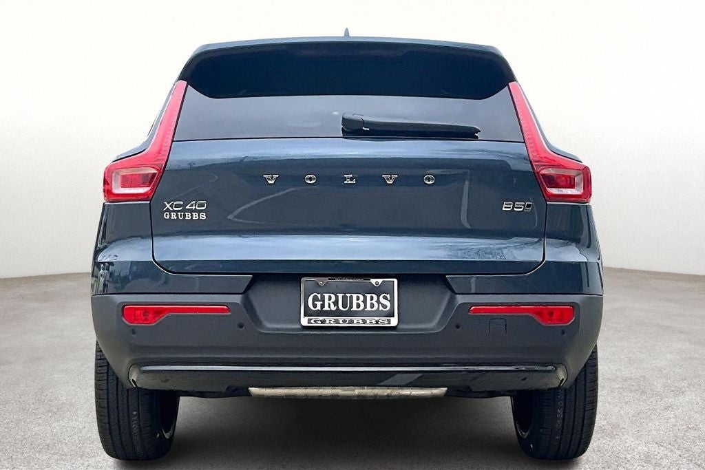 2026 Volvo XC40 B5 Ultra