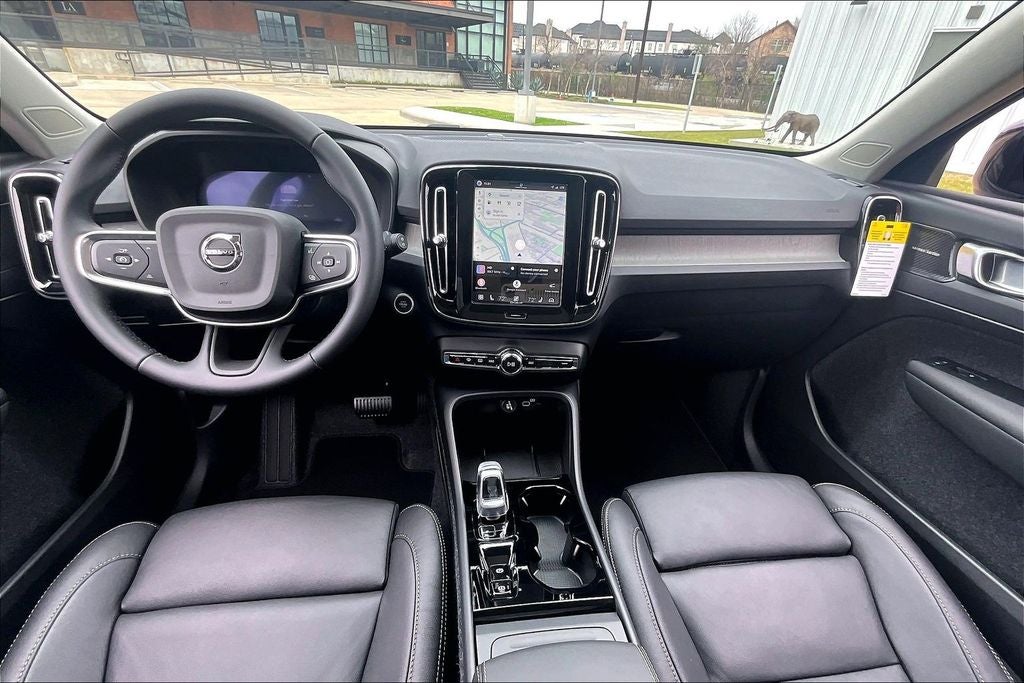 2026 Volvo XC40 B5 Ultra