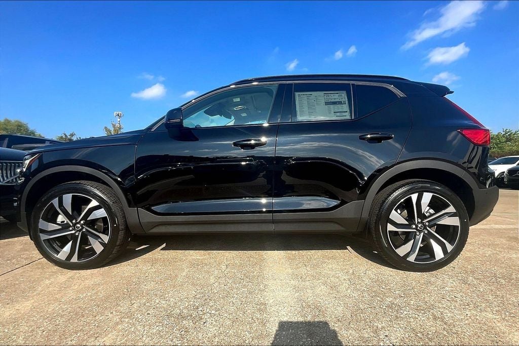 2026 Volvo XC40 B5 Ultra
