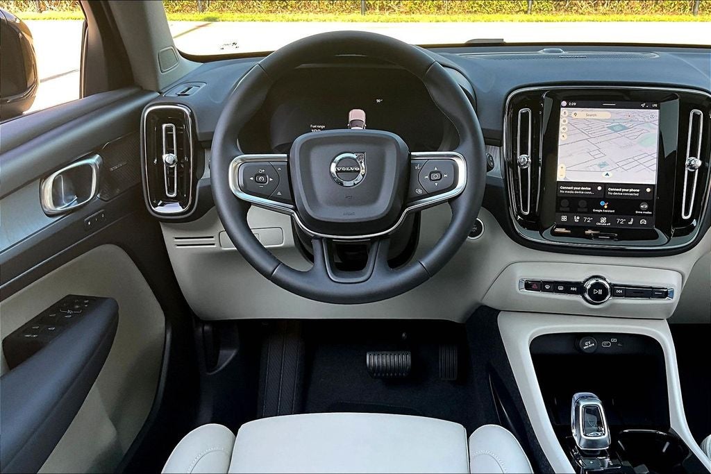 2026 Volvo XC40 B5 Ultra